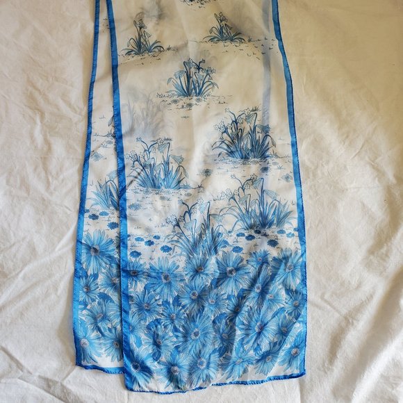 lilly & daisy scarf 52inx10.5in Made in Italy - Picture 1 of 3